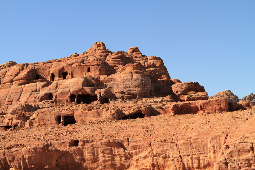 在约旦佩特拉的外部锡克人建筑学文化遗产旅行金库装备砂岩沙漠石头雕刻图片