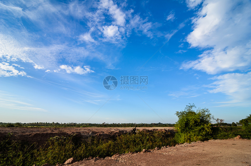 陆地和天空农村蓝色土地生态绿色乡村环境图片