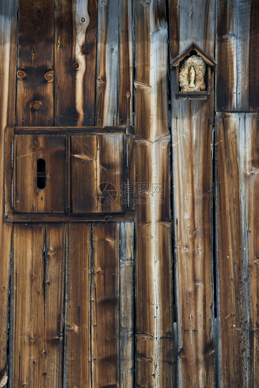 具有自然花纹的木材纹理木工装饰木地板风格硬木颗粒状棕色材料控制板条纹图片