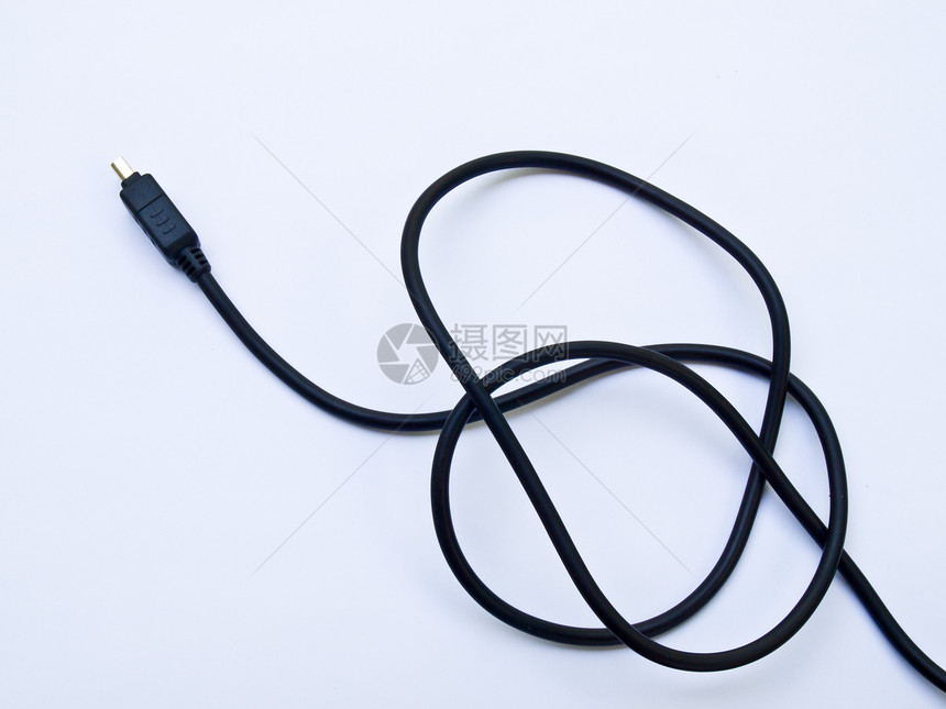 白色背景上隔离的黑色线条电子互联网宏观数据塑料插头港口电脑电气电缆图片