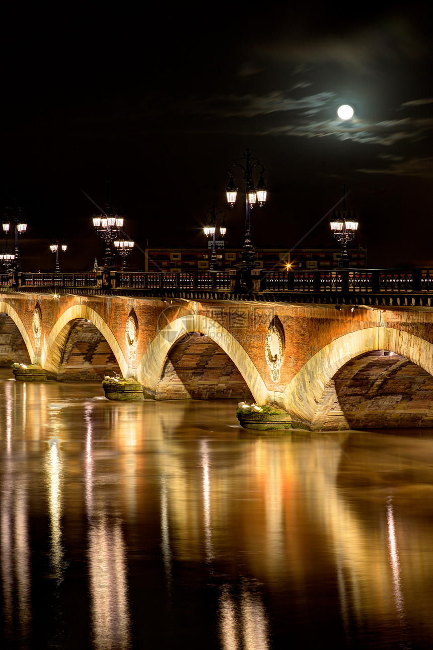 法国 波尔多 Gironde Aquitaine路灯照明月亮拱门旅行夜曲城市资产阶级建筑图片