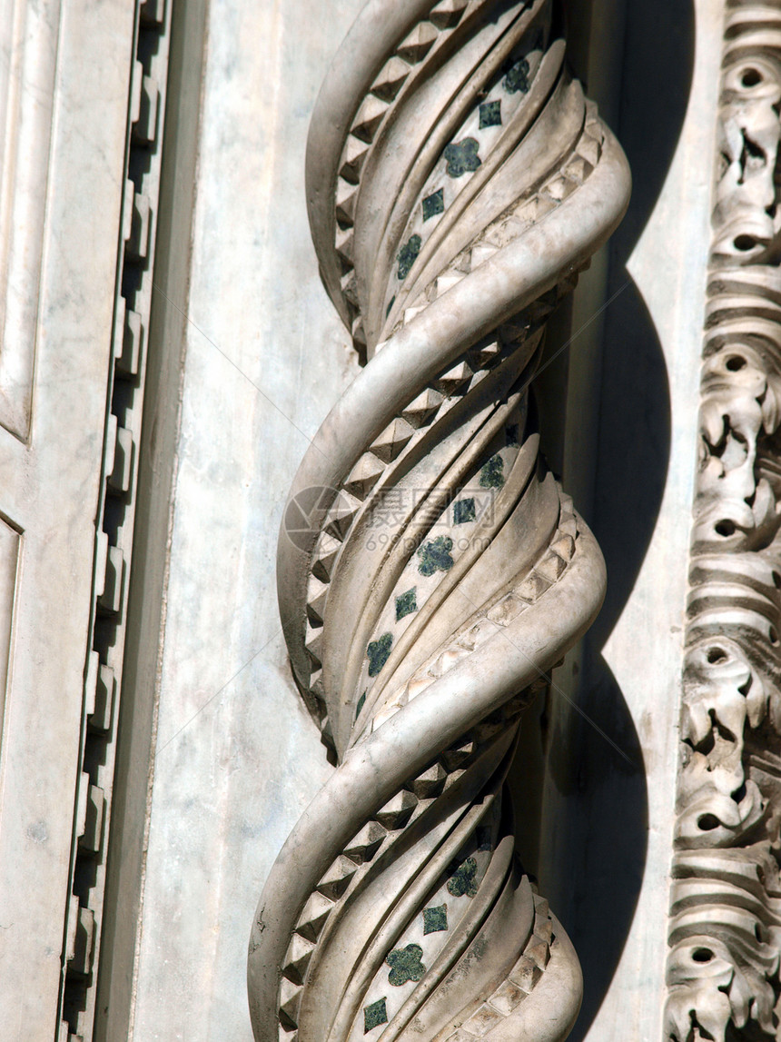 佛罗伦萨设计Duomo外墙入口的装饰控制板宽慰教会大教堂建筑学拱廊门户网站雕塑六角板艺术图片