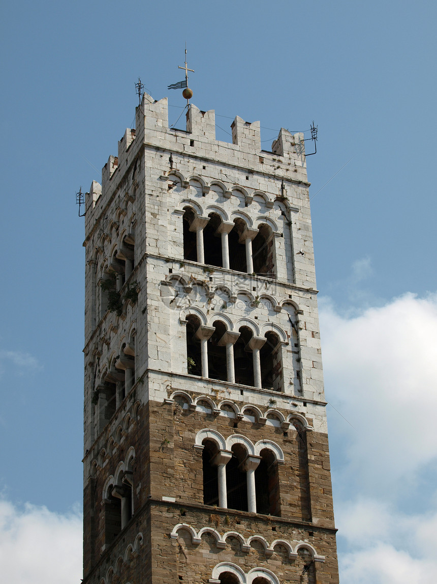 卢卡 圣马丁大教堂的塔楼雕塑拱廊大教堂教会宽慰浮雕建筑学拱形图片