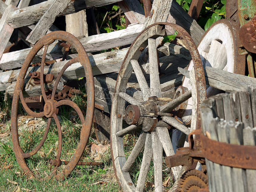 旧农业工具房屋荷叶垃圾农场国家公园轮井废墟指甲成套图片