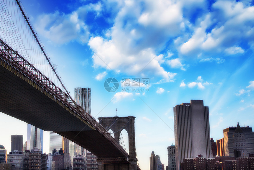 纽约市 布鲁克林桥和曼恩的极佳日落风景图片