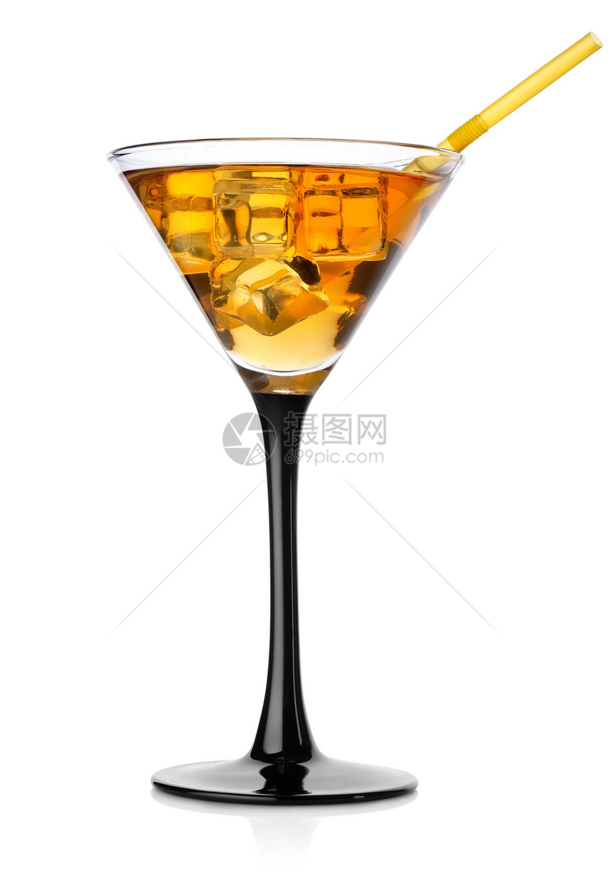 棕色鸡尾酒在高玻璃杯中图片