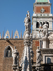 doge威尼斯Doge宫庭院雕像首都拱廊柱子宫殿游客旅行石头天炉穹顶背景