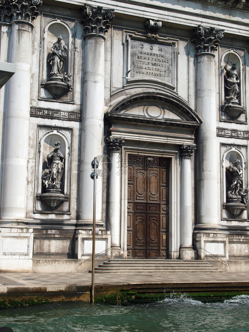 威尼斯扎泰特的I Gesuati教堂雕像教会门户网站钟楼柱子风格壁龛运河雕塑图片