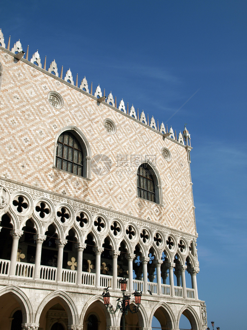 总督府  威尼斯柱子假期建筑学拱廊窗饰艺术大理石脚手架住宅图片