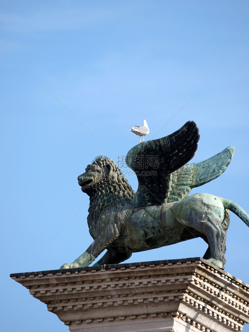 Piazetta威尼斯岛的Chimera 雕刻嵌合体神话狮子喷火山羊雕像雕塑广场怪物图片