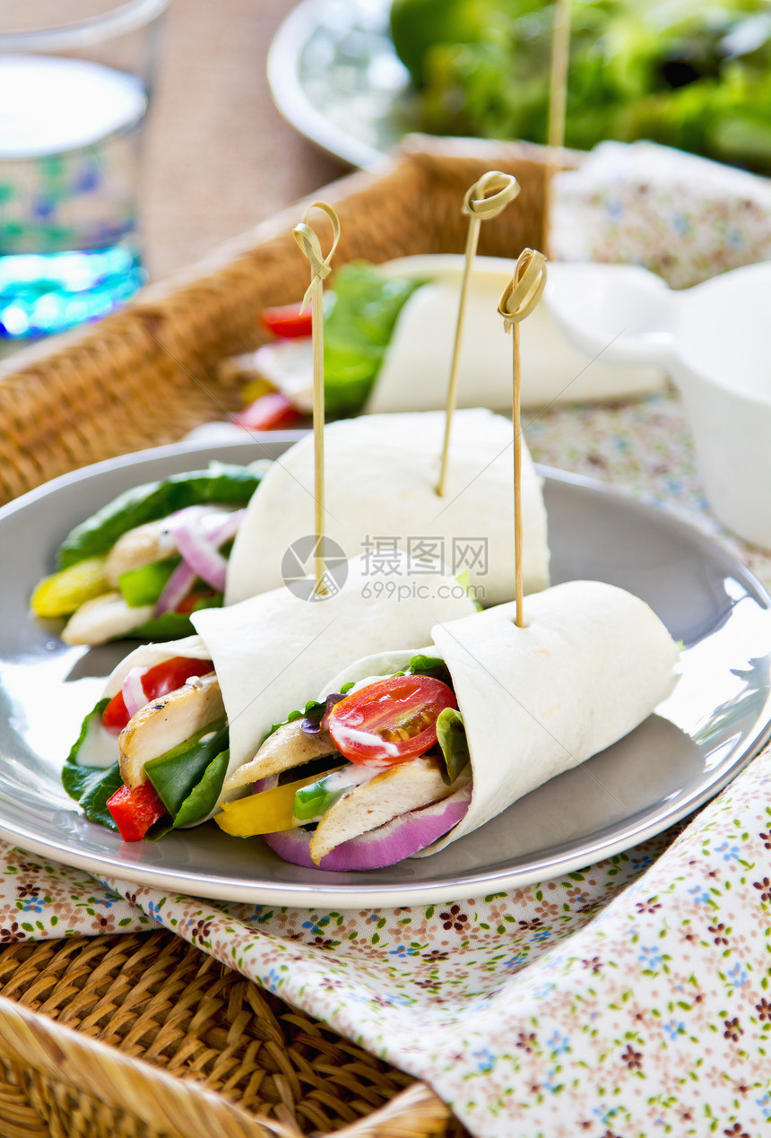 鸡肉玉米饼美食小吃食物敷料叶子洋葱奶油蔬菜绿色沙拉图片