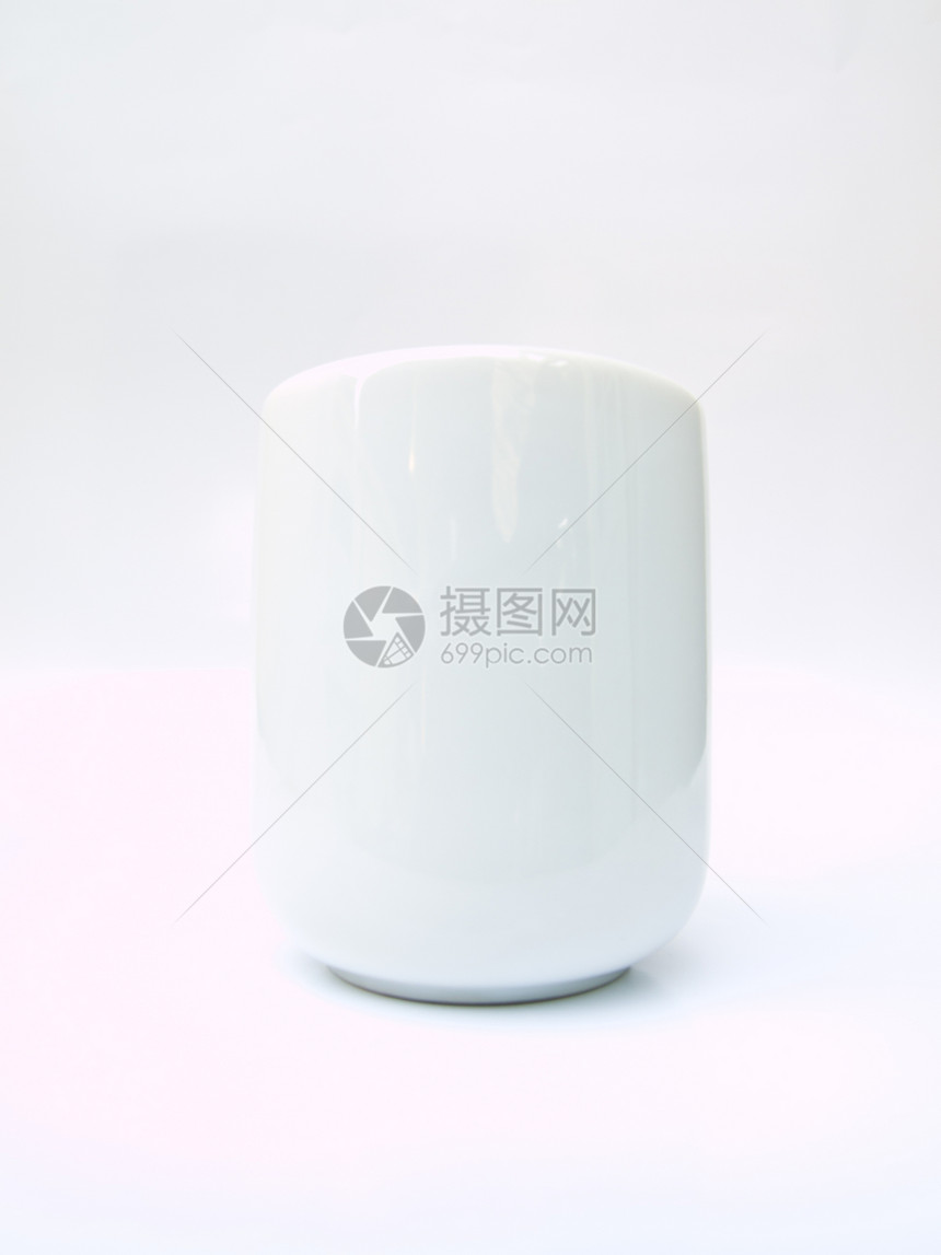 一个亚洲陶瓷茶杯 白背景孤立的亚洲陶瓷茶杯白色杯子草本草本植物文化飞碟图片