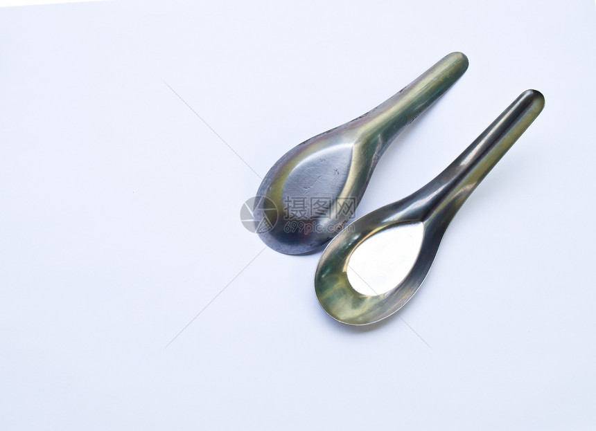 白背景上隔离的不锈调汤匙烹饪餐具餐厅金属勺子镜子用餐厨师午餐咖啡店图片