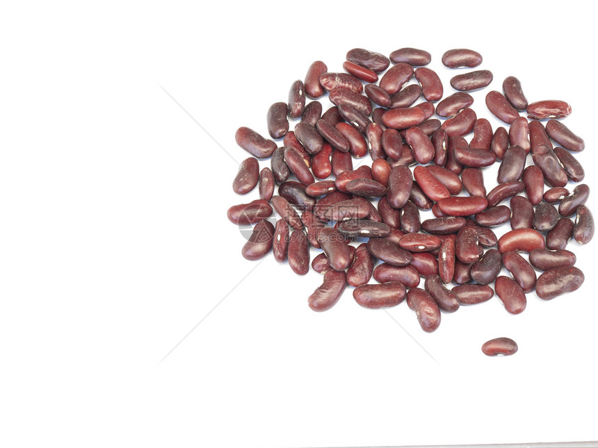 在白色背面灰状体上隔离的干豆或红豆种子粮食豆类植物菜豆团体宏观红色食物图片