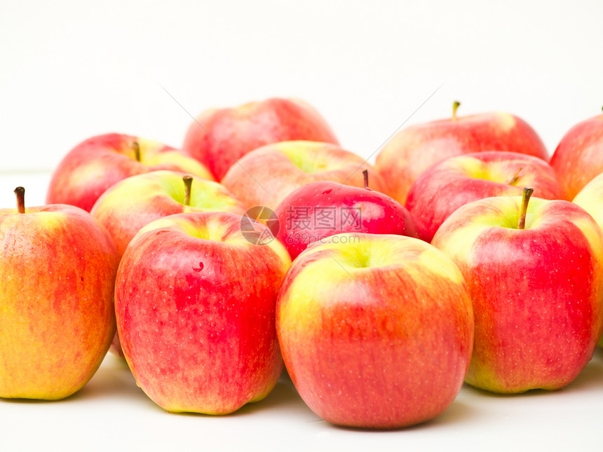 白色背景上孤立的红苹果红色饮食团体食物水果营养植物茶点图片