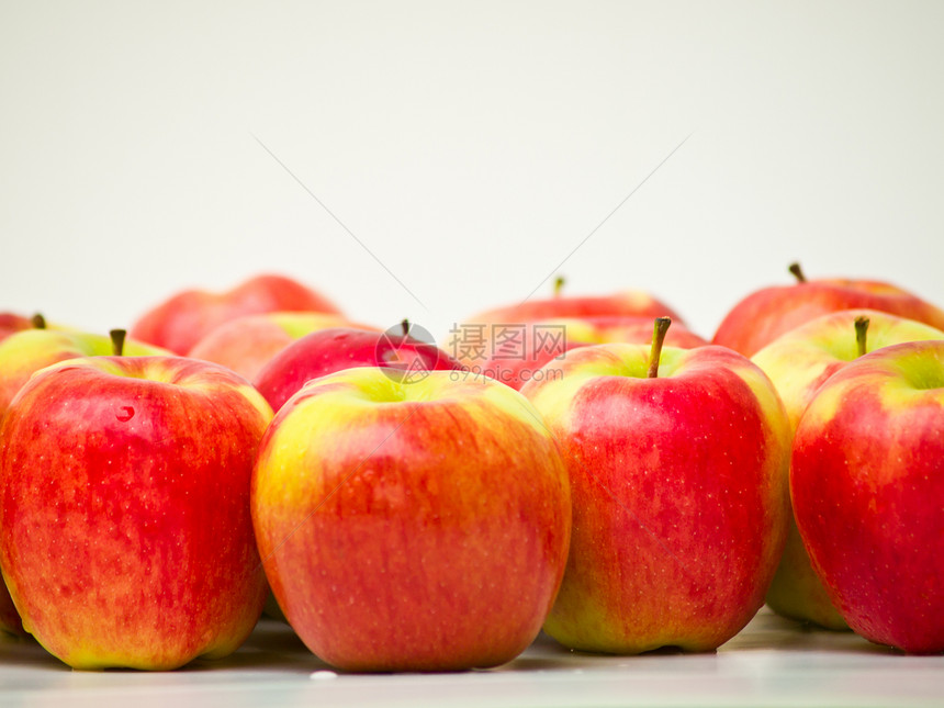 白色背景上孤立的红苹果食物营养红色饮食茶点团体植物水果图片