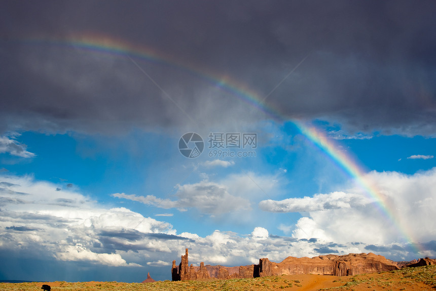 古迹谷的雨和彩虹图片