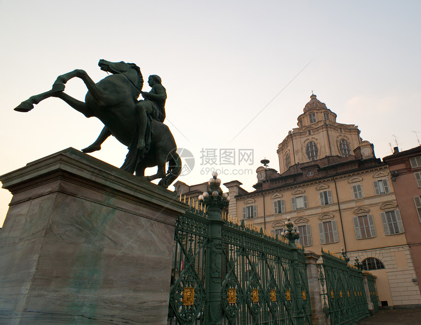 马术纪念碑 都灵Castello广场历史性城堡建筑学风景游客雕像旅游旅行建造建筑图片