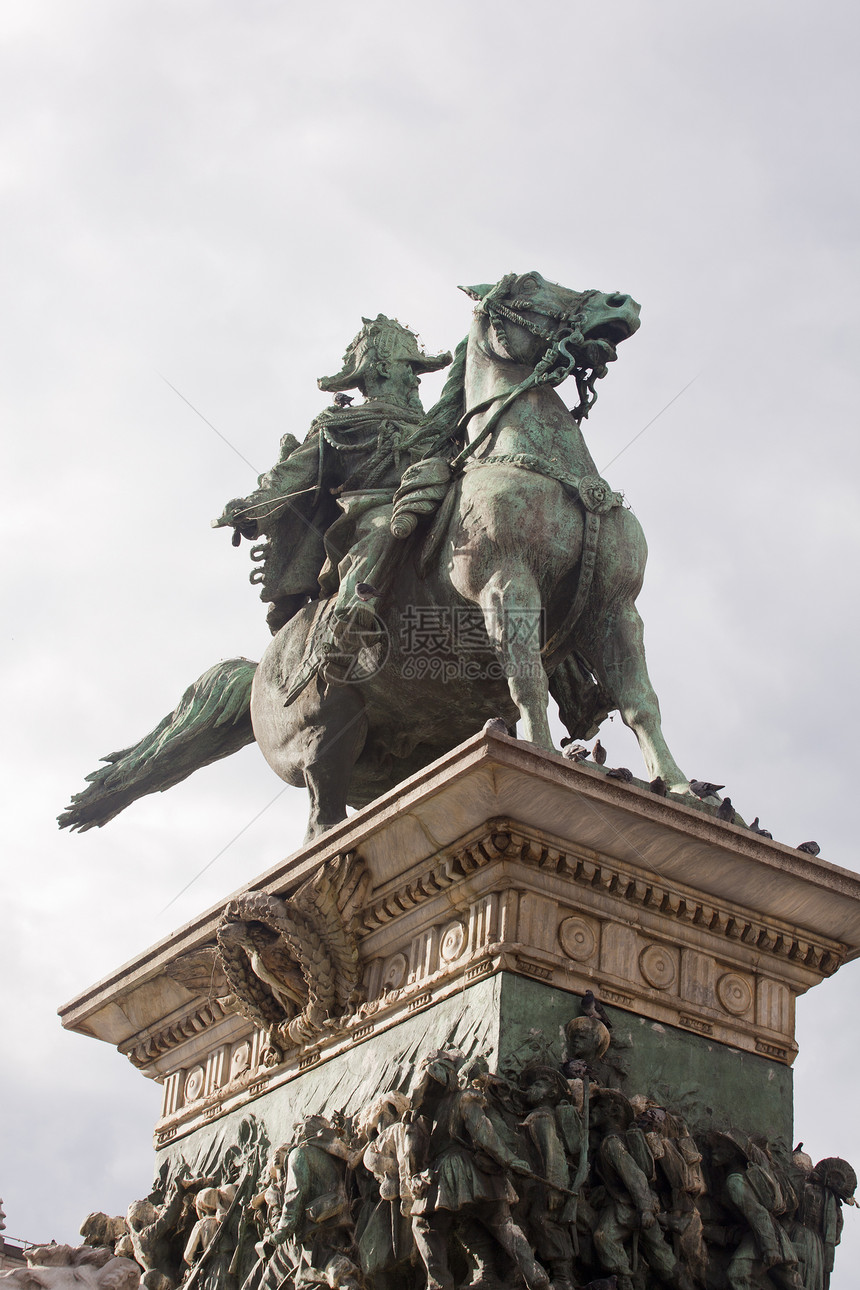 米兰的维托里奥埃马努埃第二纪念碑雕塑旅游艺术教会力量荣耀男人文化雕塑家资产图片