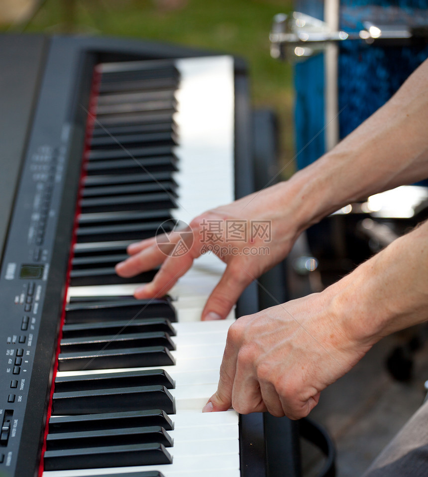 钢琴乐器音乐钥匙白色键盘翅膀钢琴家图片