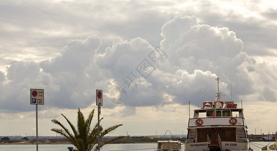 登入渡轮船运输码头摆渡船旅游海洋旅行港口背景图片