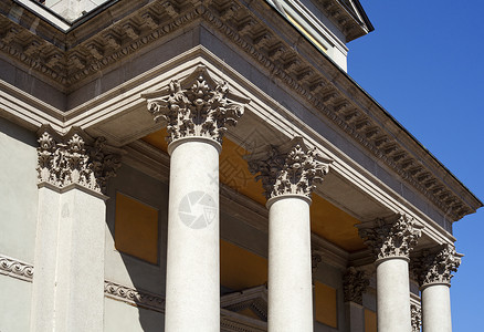米兰圣路易吉教堂各栏资产艺术历史性历史学家历史教会法庭长老建筑学柱子背景