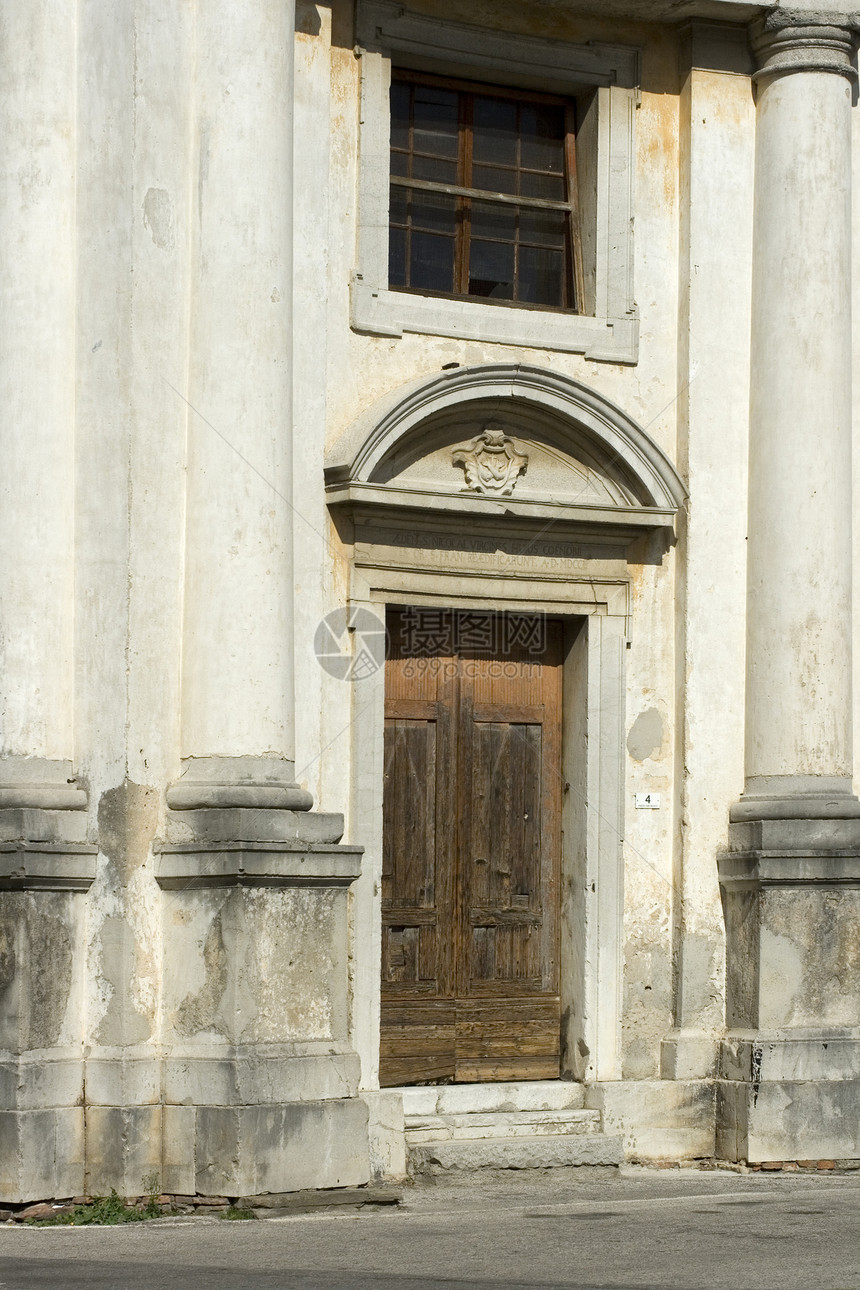 教堂的门避难所建筑学生活门楣神职人员宗教木头大教堂入口门户网站图片