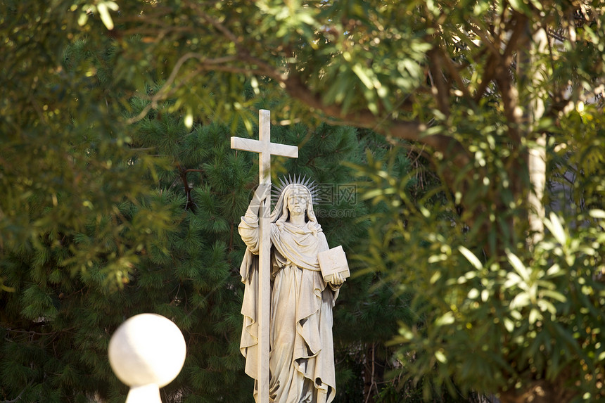 圣母玛丽亚女神像圣经主教精神红衣雕像宗教雕刻雕塑祷告大教堂图片