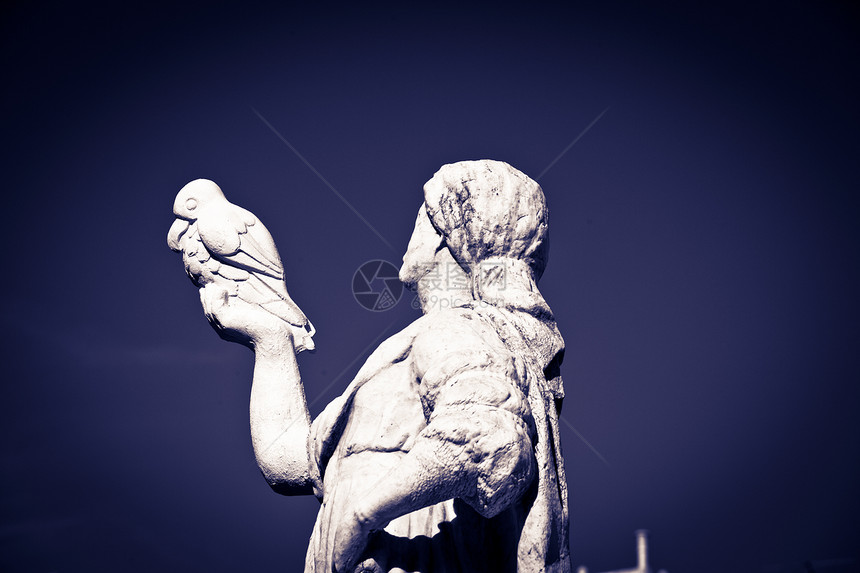 里雅斯特 有石的雕像自由大理石艺术女性建筑装饰雕塑艺术史喷泉建筑学图片