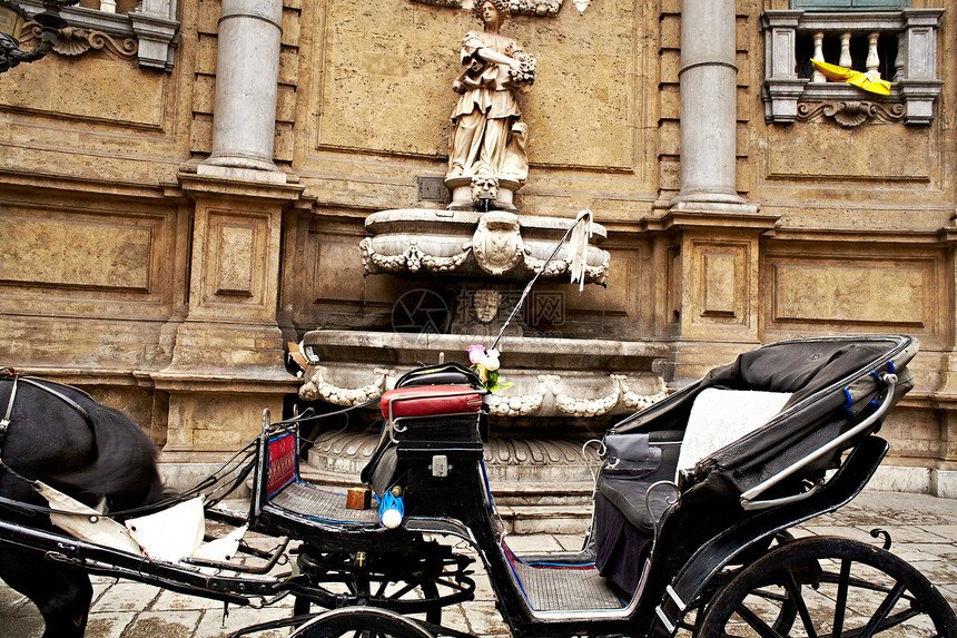 巴勒莫的Buggy文化角落正方形地标历史性雕像建筑传统声部出租车图片