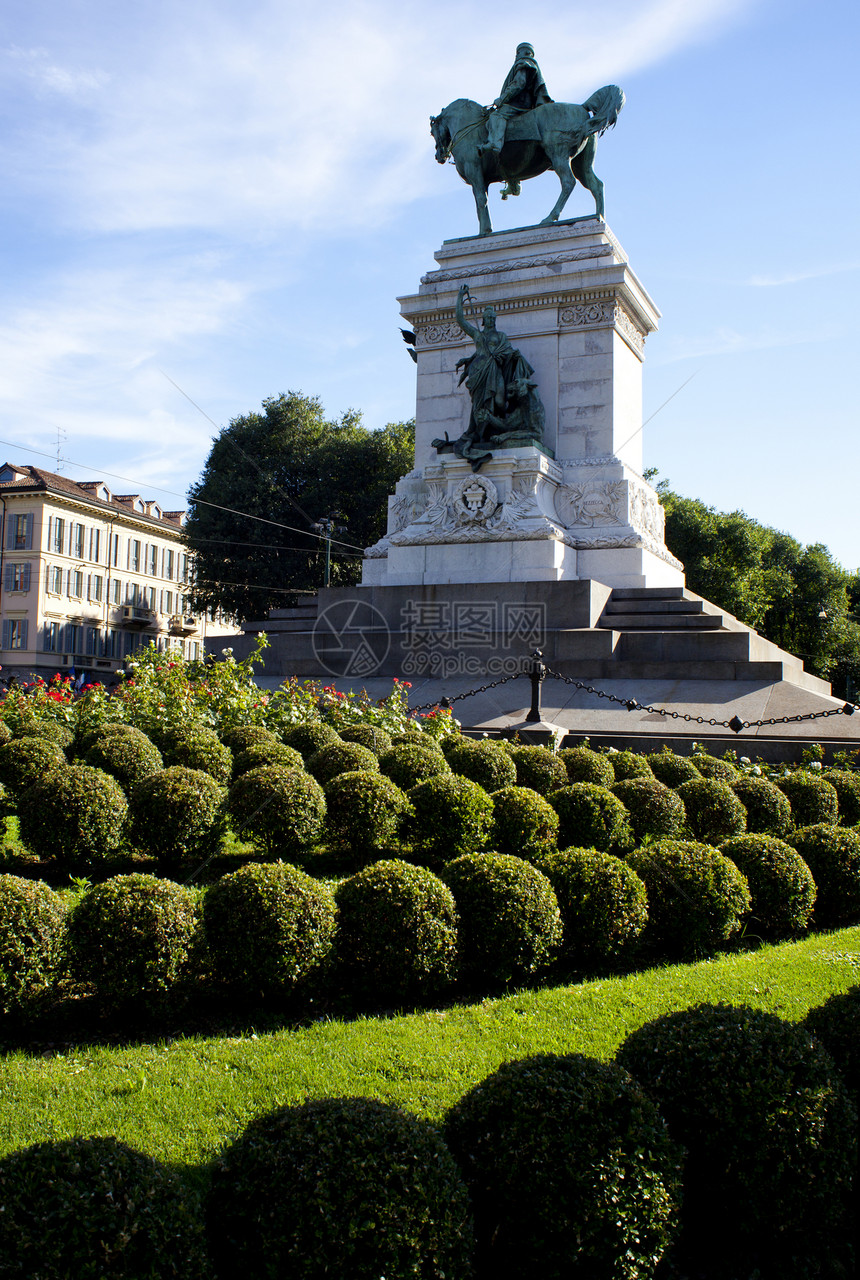 米兰Garibaldi纪念碑艺术遗产树篱历史性历史英雄建筑学领导者纪念馆青铜图片
