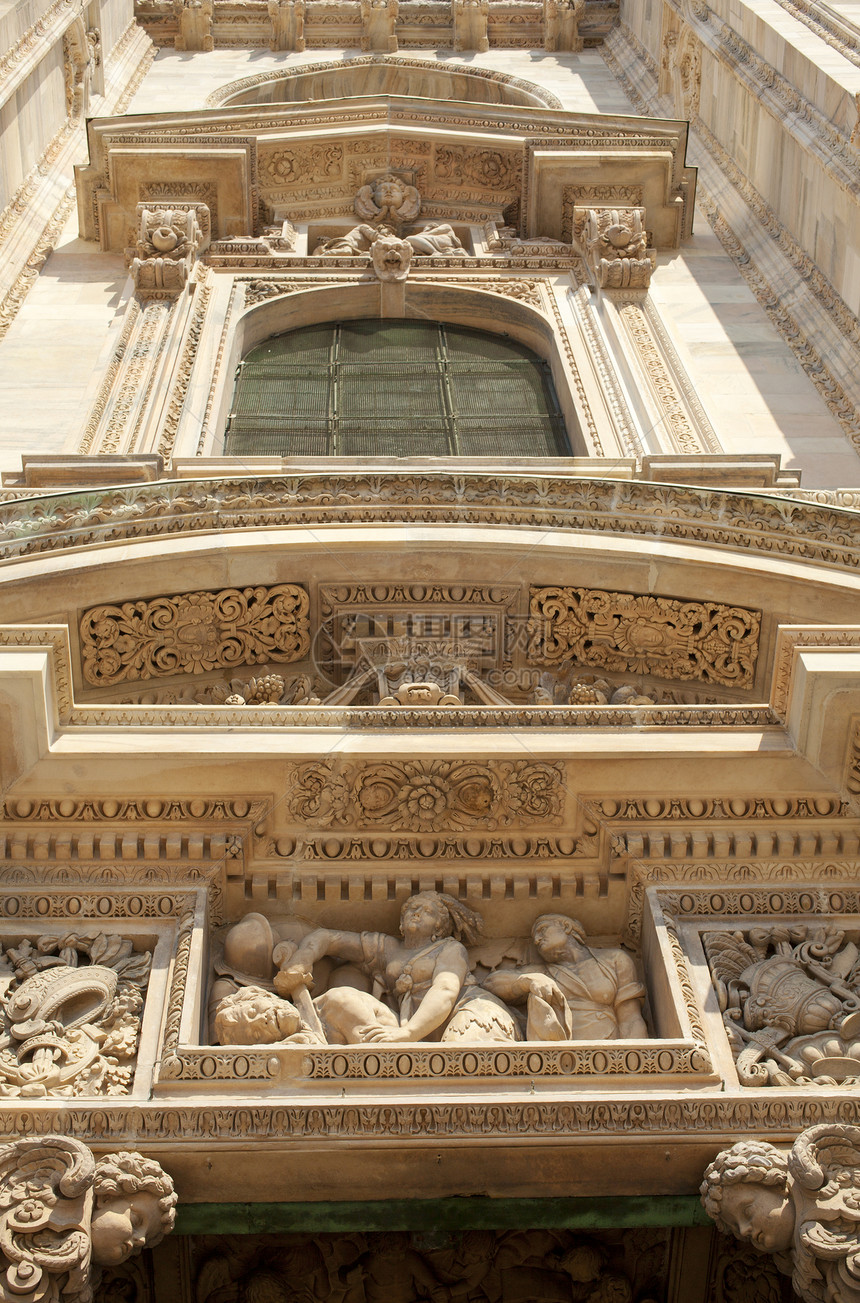 米兰大教堂信仰金属历史宗教雕像旅游城市艺术教会财富图片