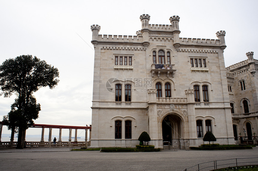 米拉马尔城堡 里雅斯特历史公园蓝色游客建筑学文化旅游风俗旅行剧院图片