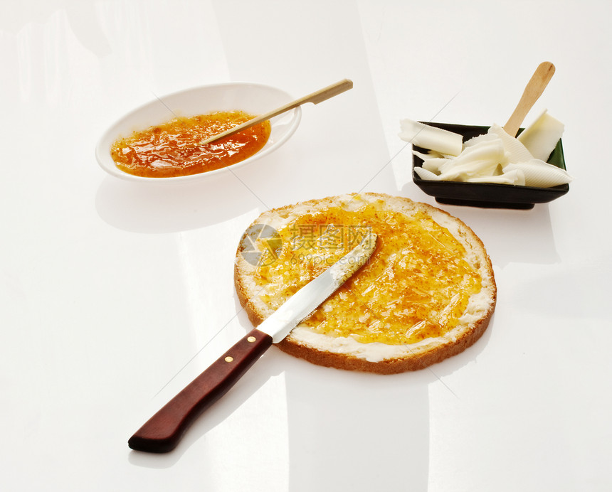 与黄油和果酱面包精力饮食面粉食物活力飞碟营养饥饿早餐图片
