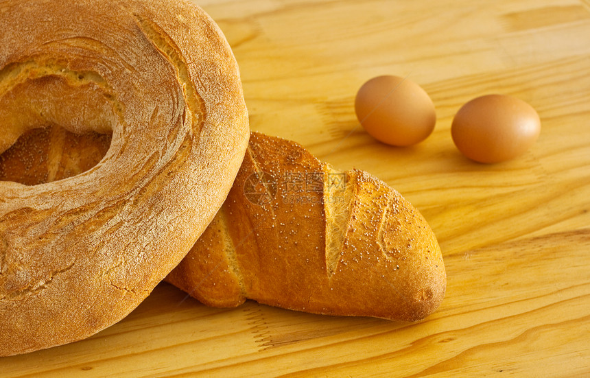 面包和鸡蛋面包屑团体棕色脆皮农场饮食早餐美味绿色金子图片