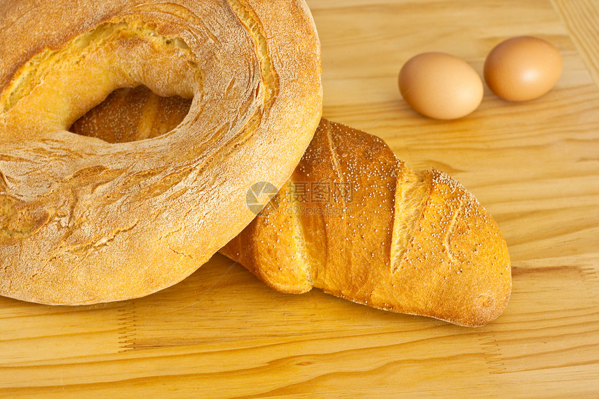 面包和鸡蛋绿色营养美味小吃早餐甜点团体脆皮棕色食物图片