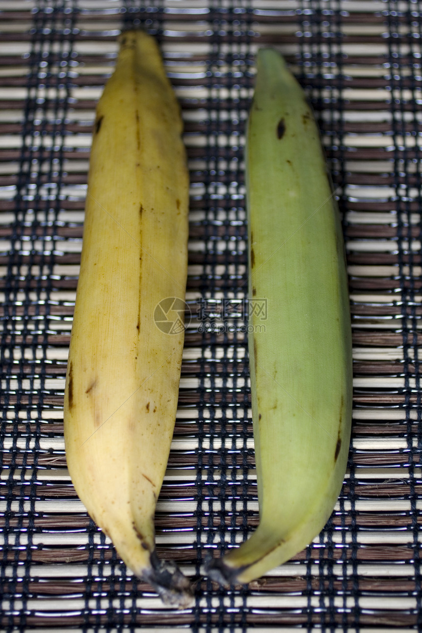 平层小吃黄色团体绿色水果香蕉皮肤热带销售产品图片