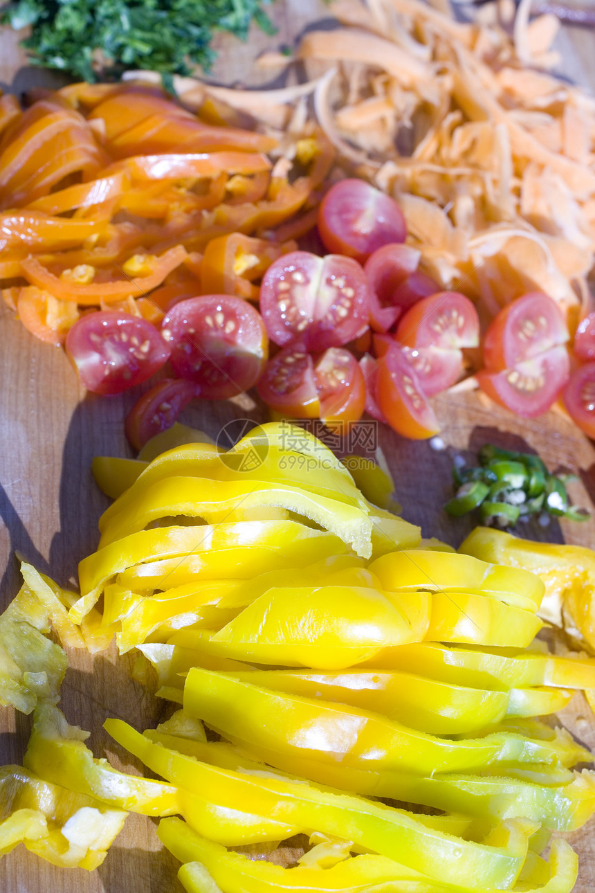 切菜板上的蔬菜食物晴天饥饿厨师烹饪美食饮食膳食胡椒橙子图片