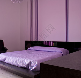 卧室紫色紫红色房子家具床垫睡觉公寓气氛装饰品安慰背景图片