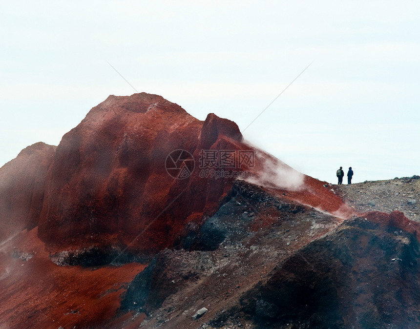 火山顶端的观光客 堪察卡地形游客旅游硫化物山脉首脑陨石娱乐旅行气体图片