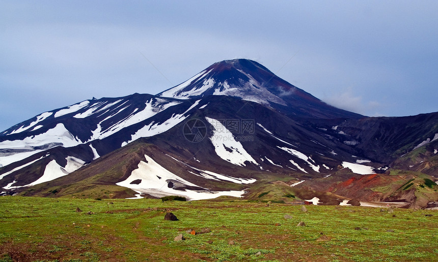 堪察加火山阿瓦欣斯基火山地形锥体气体顶峰首脑娱乐陨石山脉硫化物天空图片