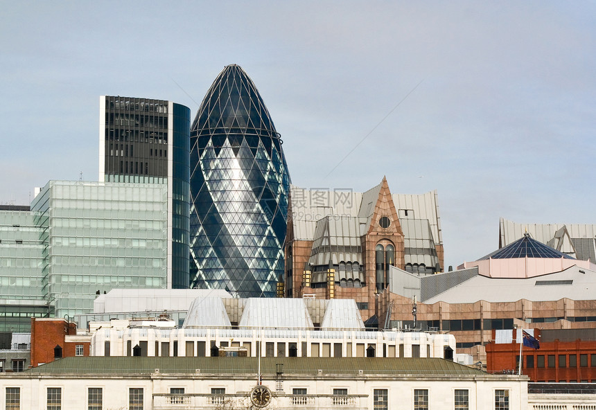 伦敦市天际天空蓝色摩天大楼城市建筑商业工作办公室图片