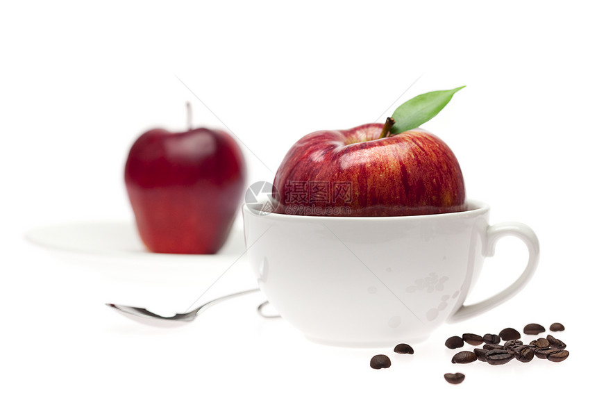 碗中的苹果 勺子和咖啡豆 白方隔绝飞碟宏观飞溅液体早餐食物奶奶小路正方形叶子图片