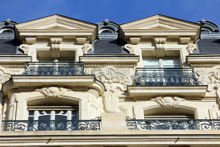 在巴黎的一座传统公寓楼前所未有装饰品建筑学旅行新作假期建筑国家旅游城市房子图片