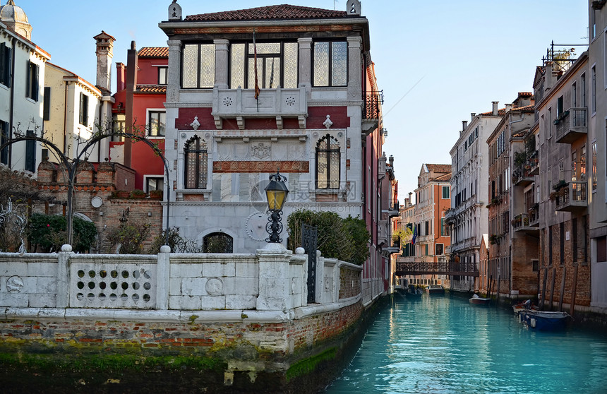 美丽的水上街道     意大利威尼斯游客运河汽艇教会房子艺术旅行奶奶港口情人图片