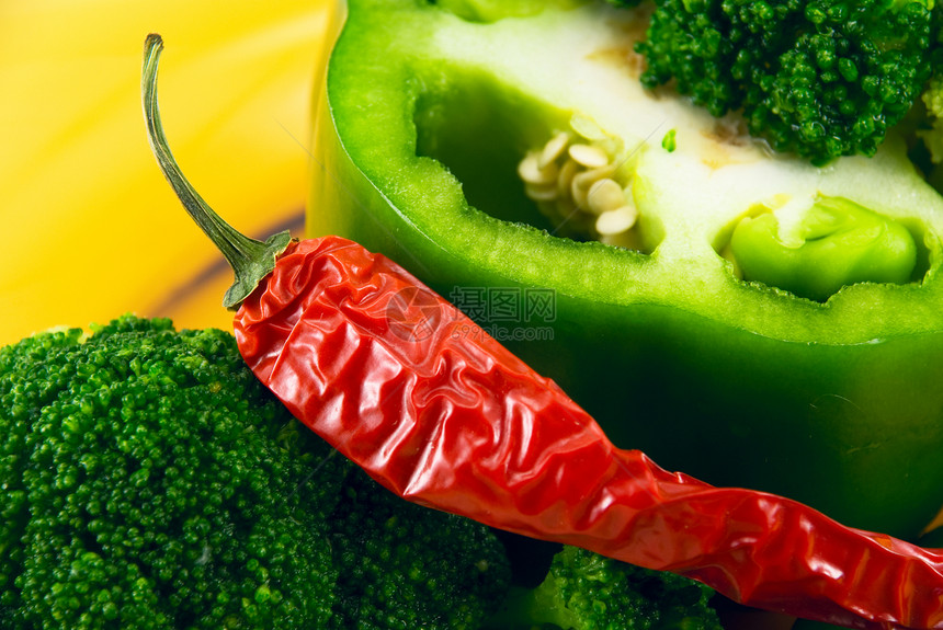 胡椒和花椰菜绿色蔬菜健康活力食物盘子辣椒美食图片