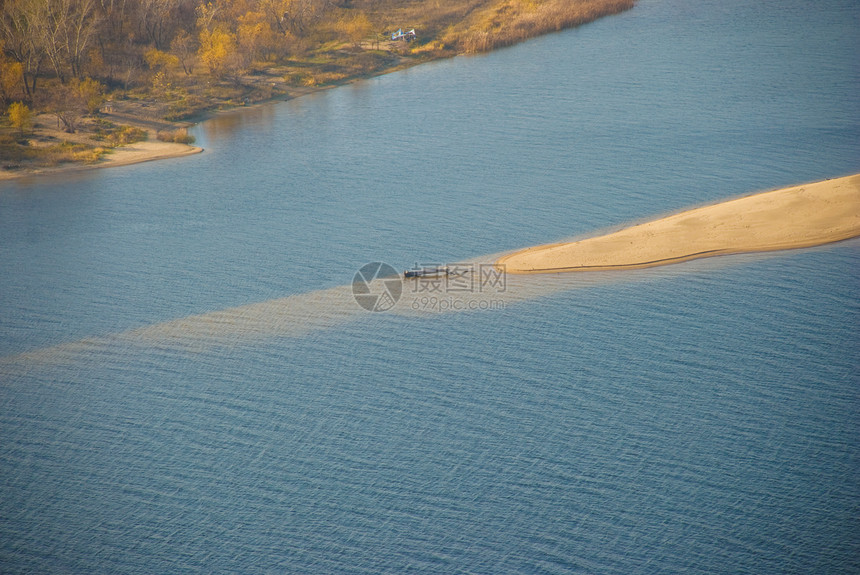 河流景观爬坡反射图片