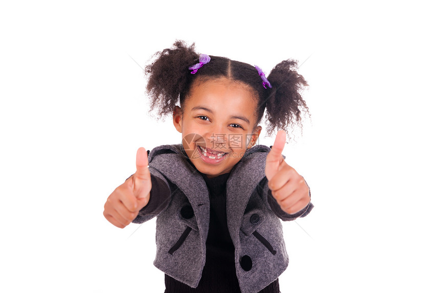 无牙齿的非洲年轻女孩女儿幸福教育乐趣童年头发女性爆炸学习快乐图片