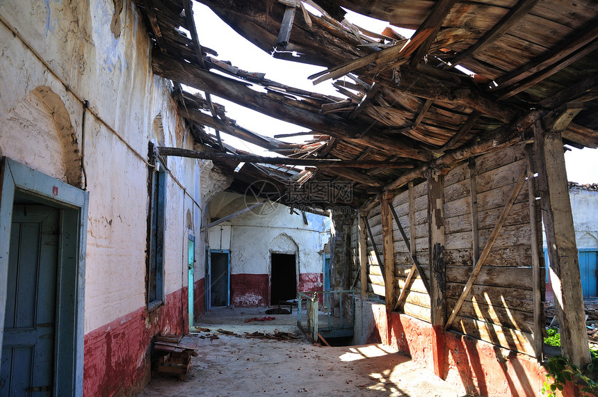 被遗弃房屋的内地废墟腐烂房子拆除建筑窗户垃圾住宅状况活动图片