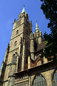 查看努伦堡大教堂的塔高清图片